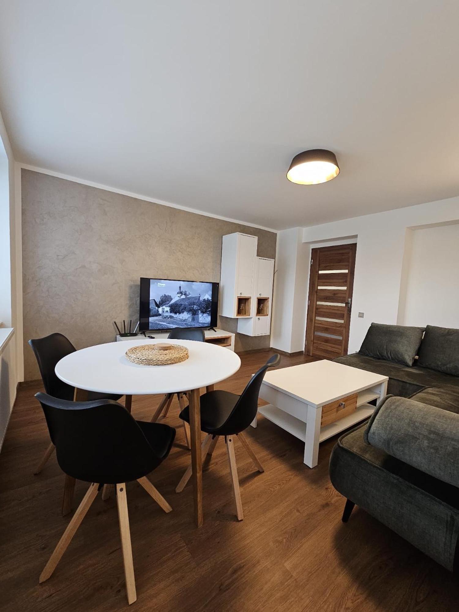 נימבורק Apartman U Labe מראה חיצוני תמונה